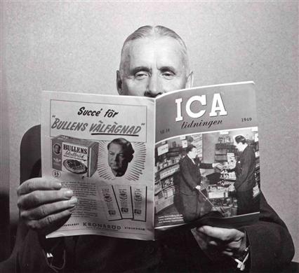 Emil Clemedtson, 1949, vd Eolbolaget, läser ICA-tidningen.