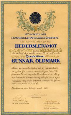 Stockholms Livsmedelshandlareförening utser f d ordföranden Gunnar Oldmark till hedersledamot.