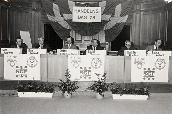 Handelns dag, 1978. Podiet med representanter för de deltagande organisationerna.