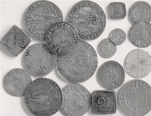 Äldre svenska mynt från bland annat 1500-talet.