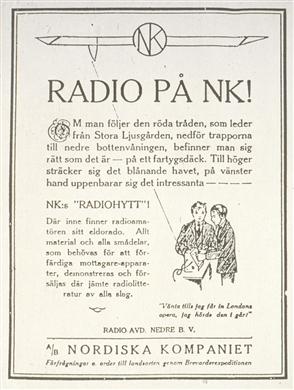 Reklamannons för NK:s nya radiohytt på radioavdelningen.