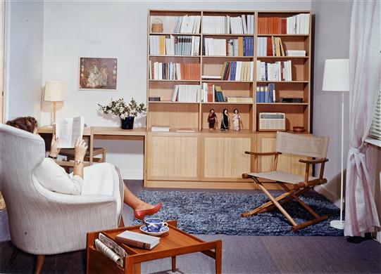Triva möbelserie, vardagsrumsinredning. Hyllor designade av Yngvar Sandström.