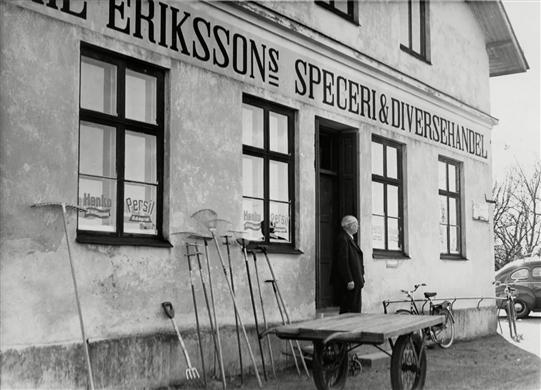 Dingtuna, 1950 ca, Emil Erikssons Speceri- och Diversehandel.