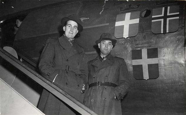 Studieresa till USA, Wirsäll och Lundgren stiger på planet, 1946.
